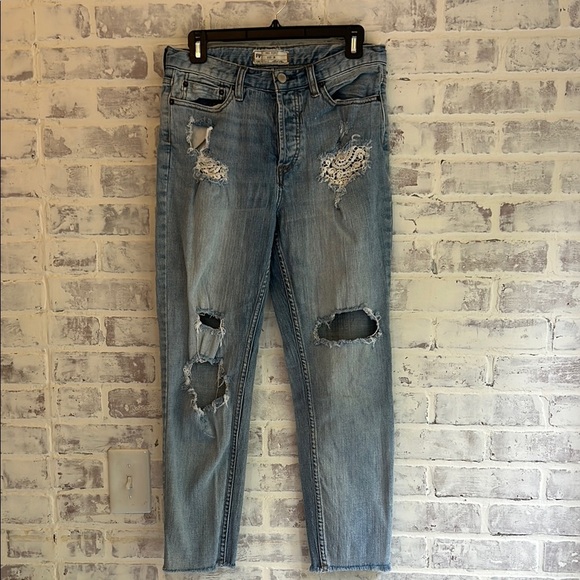 Free People Jeans Womens 28 Light Wash Skinny Distressed Destroyed Crop Raw Hem - Picture 1 of 10